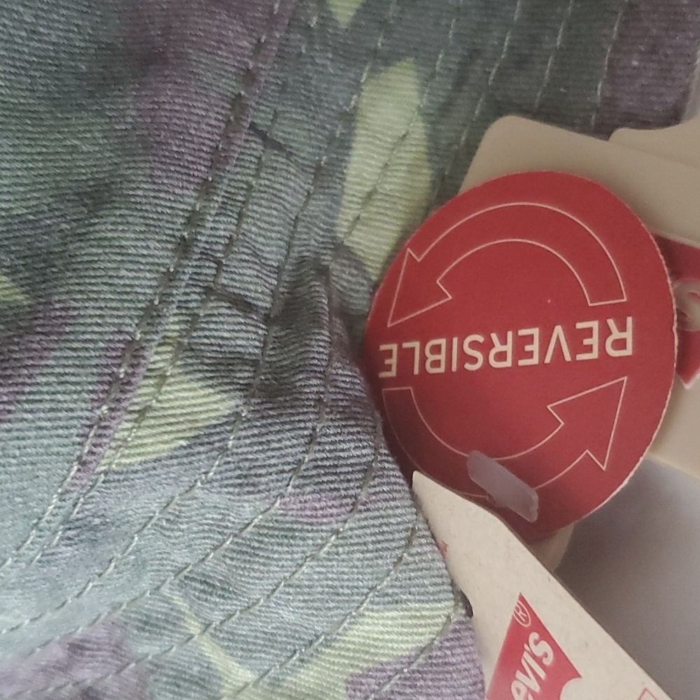 🏈 NWT LEVIS REVERSIBLE BUCKET HAT - Picture 8 of 10